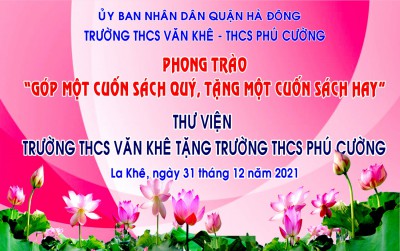 Thư viện nhà trường tặng sách cho trường THCS Phú Cường